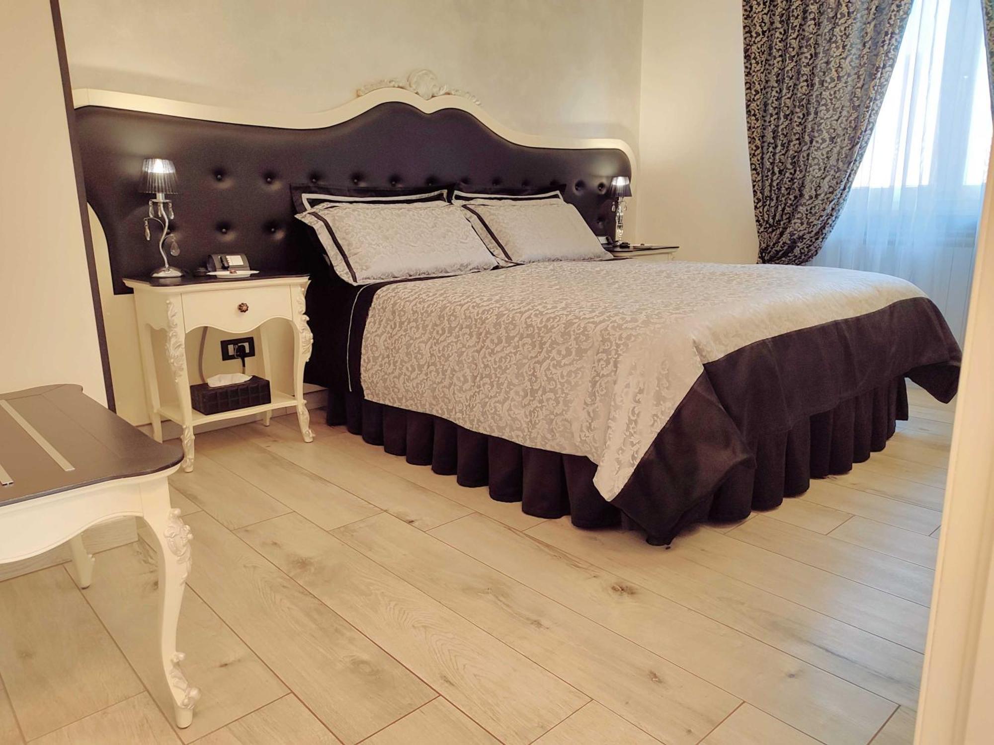 Alloggio Turistico Giulietta E Romeo - Intero Appartamento - Villafranca Di Verona, Zimmer, Holiday Rooms Luaran gambar